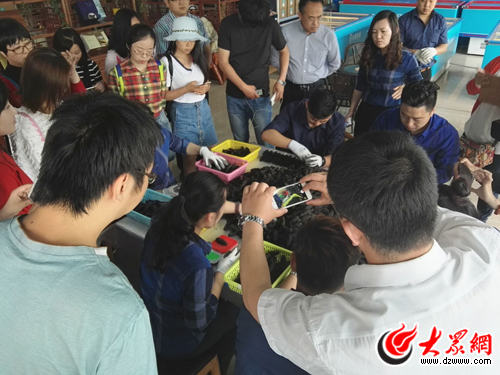烟台有个全国最大海产品批发市场 年交易额10亿元