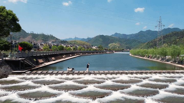 七色秀女装旗舰店长沙店（七色秀女装旗舰店）