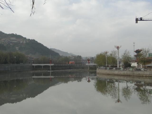 菁菁草小说（菁菁草木 桃李莘莘）