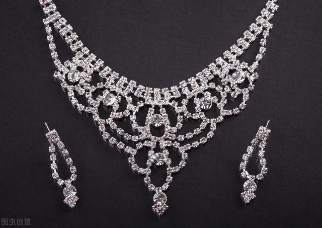 饰品进货渠道怎么找货源（饰品进货渠道怎么找客户）